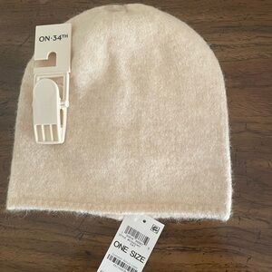 On 34th Women’s Hat Beanie In Off White NWT